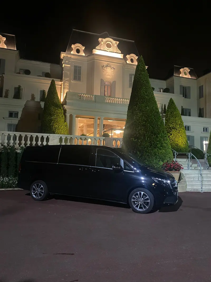 Mercedes Classe V - voiture avec chauffeur Côte d'Azur